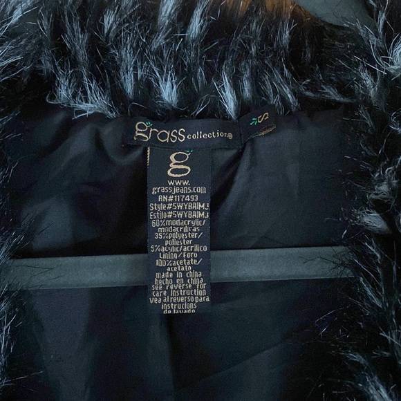 Womans Fur Jacket - Picture 2 of 3